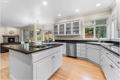 2305 Stonehurst Ct, Lake Oswego, OR 97034 - Photo 14