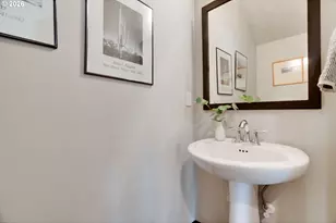 9326 N Tioga Ave, Portland, OR 97203 - Photo 20