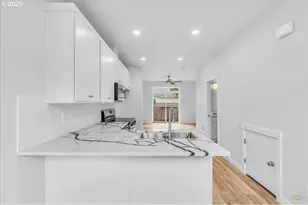 9416 N Bristol Ave, Portland, OR 97203 - Photo 8