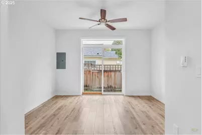 9416 N Bristol Ave, Portland, OR 97203 - Photo 12