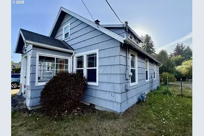 815 SW Cedar Ave, Warrenton, OR 97146 - Photo 2