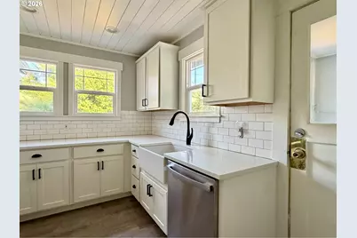 815 SW Cedar Ave, Warrenton, OR 97146 - Photo 6