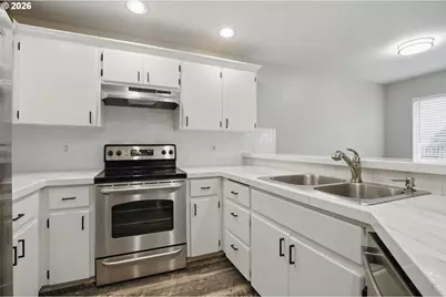 12528 SE Taggart St, Portland, OR 97236 - Photo 12