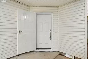 12528 SE Taggart St, Portland, OR 97236 - Photo 4
