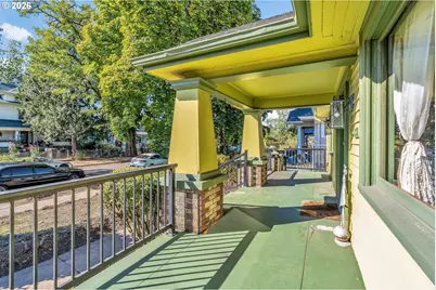 5806 NE Garfield Ave, Portland, OR 97211 - Photo 6
