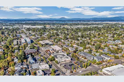 5806 NE Garfield Ave, Portland, OR 97211 - Photo 40