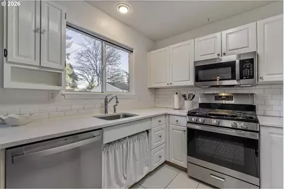 6223 N Yale St, Portland, OR 97203 - Photo 10