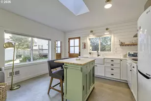 6223 N Yale St, Portland, OR 97203 - Photo 32