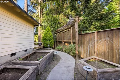 17226 Tualatin St, Lake Oswego, OR 97035 - Photo 30