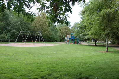 1726 SE Sherrett St, Portland, OR 97202 - Photo 14