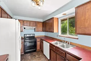 1499 NE Hillcrest Dr, Grants Pass, OR 97526 - Photo 12