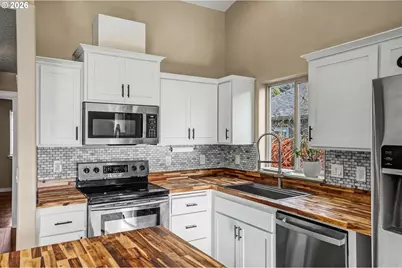 463 SE Pine St, Dallas, OR 97338 - Photo 12