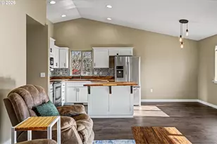 463 SE Pine St, Dallas, OR 97338 - Photo 8