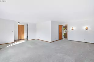 5070 NW Kahneeta Dr, Portland, OR 97229 - Photo 10