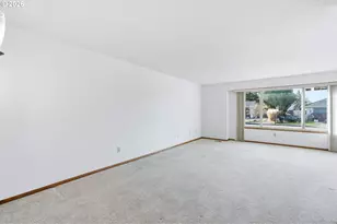 5070 NW Kahneeta Dr, Portland, OR 97229 - Photo 12