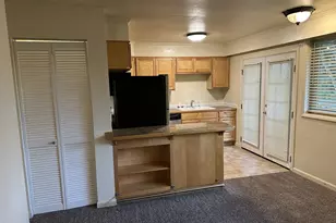 2046 W 14th Pl, Eugene, OR 97402 - Photo 4