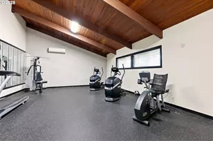 2046 W 14th Pl, Eugene, OR 97402 - Photo 30