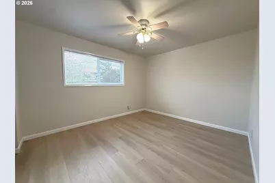 934 Pacific Ave, Coos Bay, OR 97420 - Photo 8
