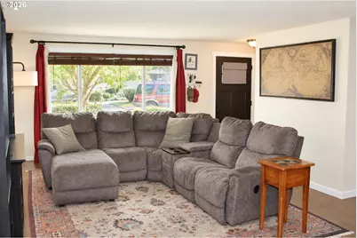 4527 Garden Ct, Salem, OR 97317 - Photo 8