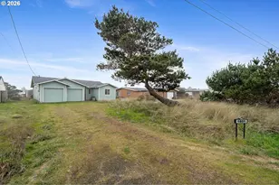 1801 NW Dolphin Ln, Waldport, OR 97394 - Photo 24
