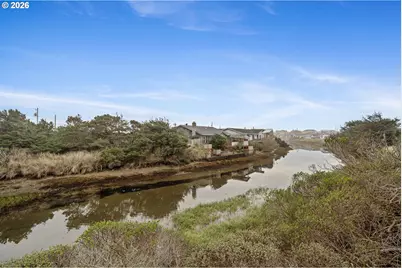 1801 NW Dolphin Ln, Waldport, OR 97394 - Photo 22