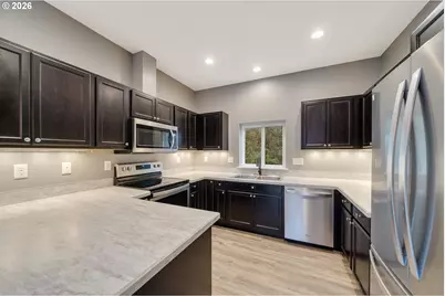 606 2nd St, Garibaldi, OR 97118 - Photo 6