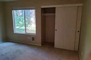 1040 SE Columbia Ridge Dr, Vancouver, WA 98664 - Photo 4