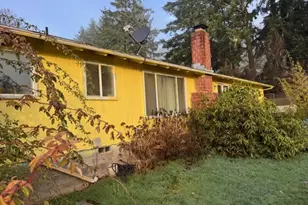 560 St John St, Sutherlin, OR 97479 - Photo 4