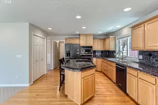10939 SE Valley Way, Happy Valley, OR 97086 - Photo 12
