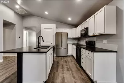 5854 Avalon St, Eugene, OR 97402 - Photo 14