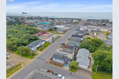 185 S Coral St, Rockaway Beach, OR 97136 - Photo 26