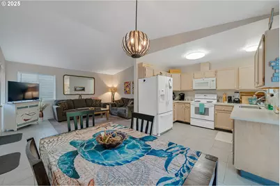 185 S Coral St, Rockaway Beach, OR 97136 - Photo 4