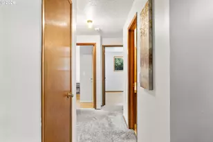15245 SE Market Ct, Portland, OR 97233 - Photo 16