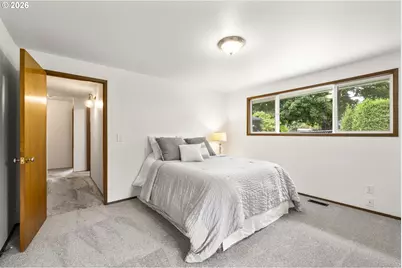 15245 SE Market Ct, Portland, OR 97233 - Photo 18