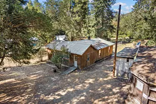 426 Lou Gray Dr, Myrtle Creek, OR 97457 - Photo 2
