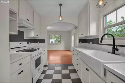 244 NE Buffalo St, Portland, OR 97211 - Photo 10