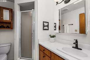 195 Coachman Dr, Eugene, OR 97405 - Photo 18