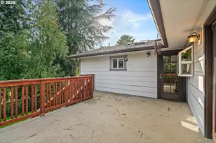 12020 SW Burlheights St, Portland, OR 97223 - Photo 32