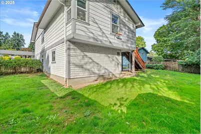 12020 SW Burlheights St, Portland, OR 97223 - Photo 36