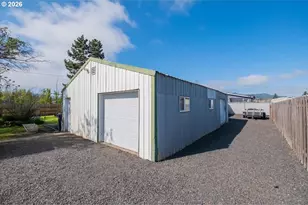 220 View Ln, Lebanon, OR 97355 - Photo 2