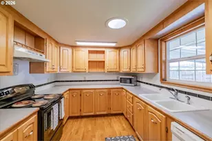 220 View Ln, Lebanon, OR 97355 - Photo 12