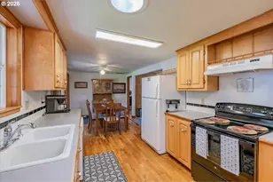 220 View Ln, Lebanon, OR 97355 - Photo 14