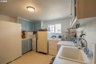 220 View Ln, Lebanon, OR 97355 - Photo 28