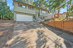 950 NE Edgehill Dr, Estacada, OR 97023 - Photo 1