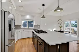 3900 Edgewood Ct, West Linn, OR 97068 - Photo 10