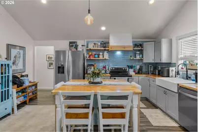 242 NW 1st Ave, John Day, OR 97845 - Photo 6
