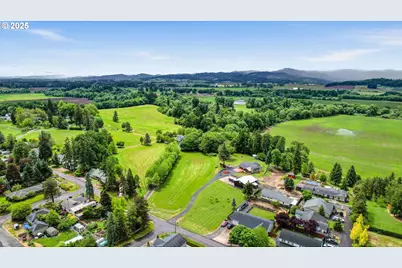 801 S Park St, Carlton, OR 97111 - Photo 8