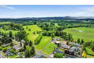 801 S Park St, Carlton, OR 97111 - Photo 8