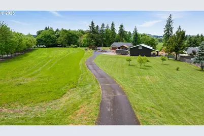 801 S Park St, Carlton, OR 97111 - Photo 2