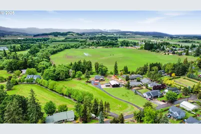 801 S Park St, Carlton, OR 97111 - Photo 10